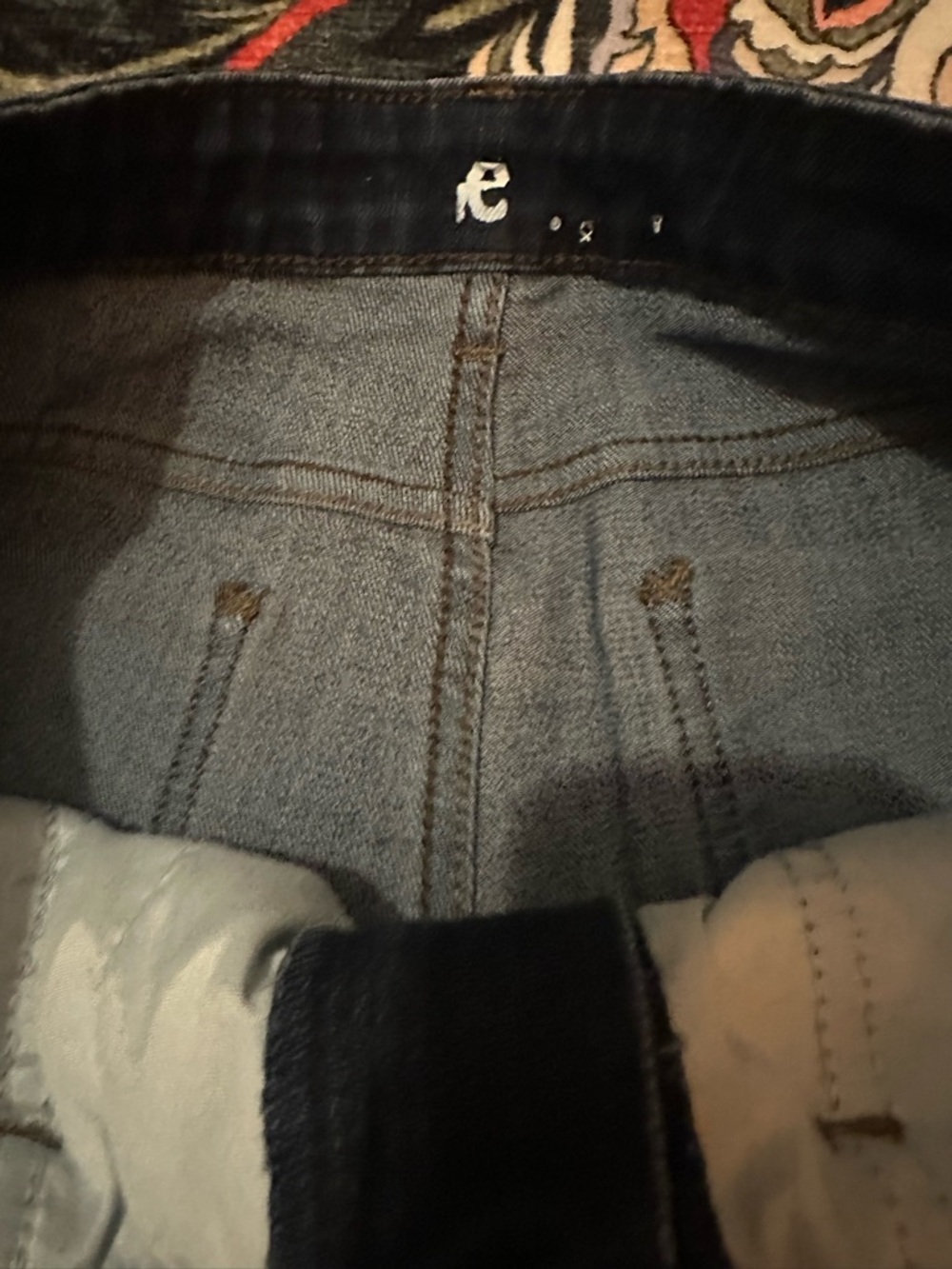 4/$20 💫
Lee Size 10M Classic Straight Leg Jeans - Picture 6 of 9